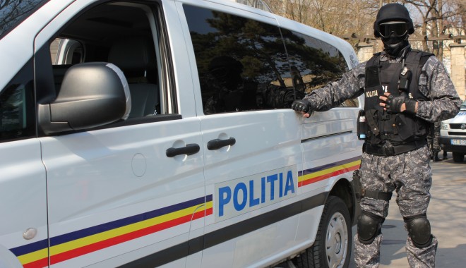 Descinderi la traficanții de minori. Rețeaua ar fi dus români în Franța pentru prostituție - mascat-1354693961.jpg