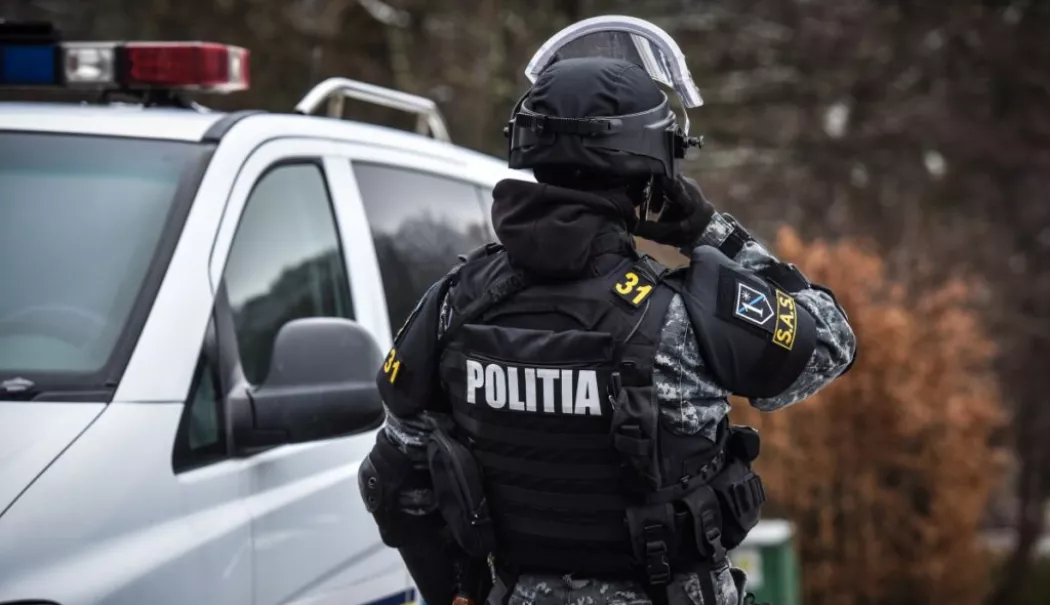 Cinci bărbați reținuți pentru braconaj. Percheziții cu ustensile interzise și pește confiscat - mascati-1775458219.webp