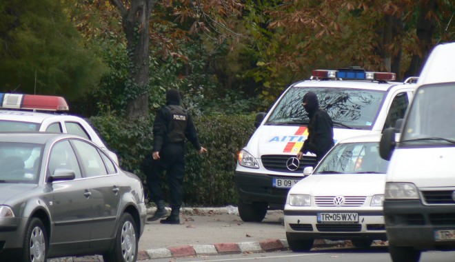 SUTE de percheziții la evazioniști, inclusiv la Constanța / Printre suspecți, șefi ai ANAF și un senator - mascatidescinderi1-1343112088.jpg