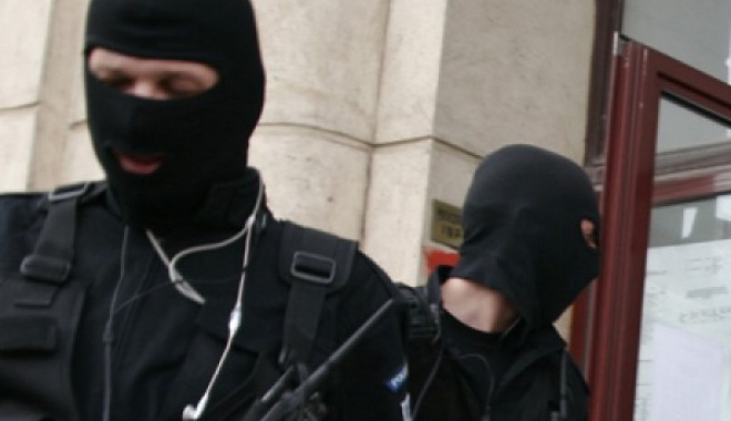 Traficanți din Constanța vindeau minori mafioților albanezi din Italia - mascatie1300365787184-1322657175.jpg