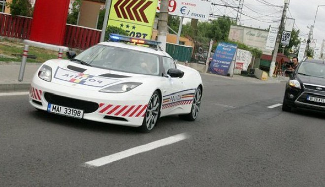 Cea mai tare mașină a Poliției Rutiere costă peste 70.000 euro - masina-1313003214.jpg