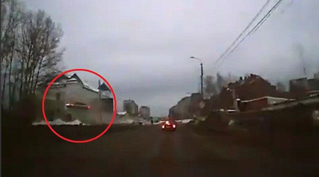 Video. Iată cum poate să zboare o mașină - masina-1362128892.jpg