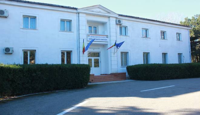 Mașina furată din Italia, descoperită la Constanța - masina-1440147453.jpg