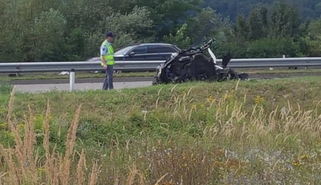 DESTIN TRAGIC. Doi fotbaliști au murit în urma unui grav accident rutier - masina-1470207870.jpg