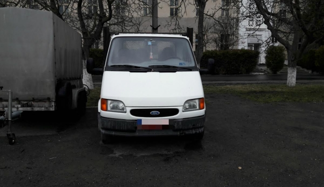 Autoutilitară furată din Italia, descoperită de polițiștii constănțeni la Lumina - masina-1489151184.jpg