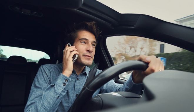 Guvernul va introduce noi sancțiuni pentru șoferii care folosesc telefonul mobil în timpul mersului - masina-1565538076.jpg