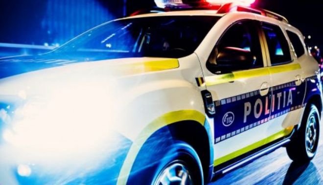 Polițist rănit și autospecială avariată, de un șofer băut și posibil drogat, care fusese tras pe dreapta
