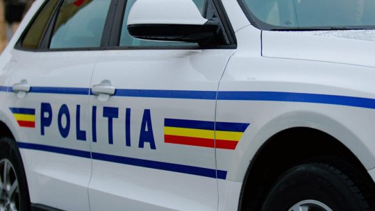 Adolescentă de 16 ani, rănită într-un accident provocat de un tânăr de 14 ani, care a furat o mașină