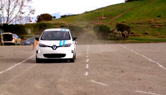 Renault prezintă în premieră Sistemul Autonom de Evitare a Obstacolelor - masina1-1510064482.jpg