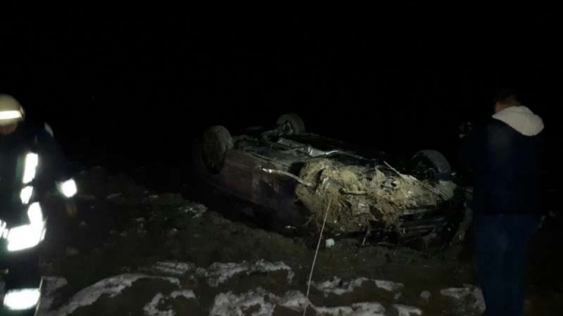 ACCIDENT CU 10 RĂNIȚI! Trei dintre victime sunt copii. În coliziune au fost implicate trei autoturisme - masina90368500-1521962587.jpg