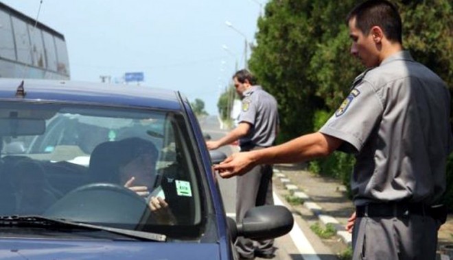 Mașină cu numere false de Italia, oprită la graniță - masinacunumerefalsedeitalia-1396802534.jpg