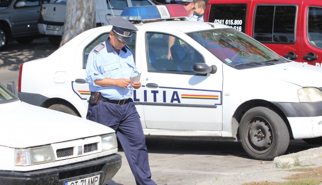 CUTREMURĂTOR! Suspectat că ar fi încercat să-și vândă copilul - masinadepolitie-1367944825.jpg