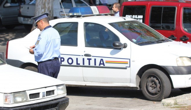 Dosare penale pentru că au condus fără permis - masinadepolitie5-1367392626.jpg