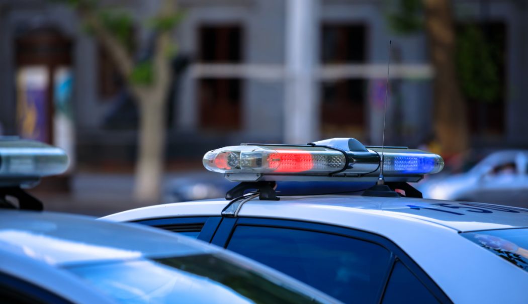 Profesor reţinut pentru violarea a doi băieţi. Ambii minori erau elevii săi - masinadepolitiepolicecare8911200-1721928223.jpg