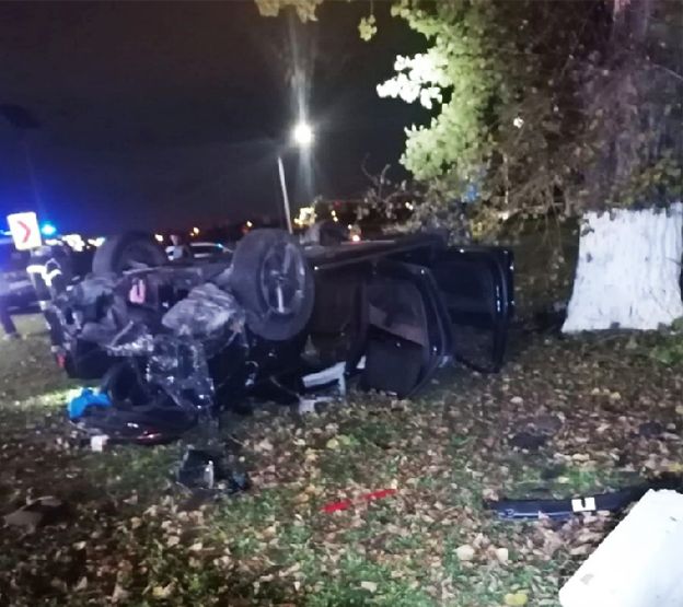 A scăpat ca prin minune! Un tânăr de 29 de ani s-a răsturnat cu mașina la ieșire din Constanța spre Cumpăna - masinadistrusa-1762325597.jpg