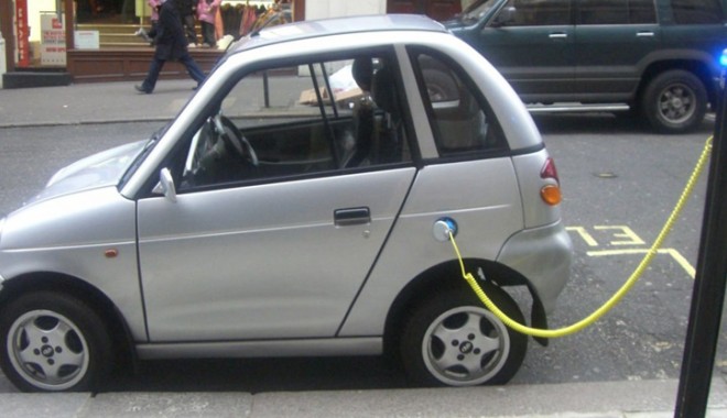 Vrei să-ți cumperi o mașină? Iată ce reduceri   și avantaje ai dacă alegi una electrică - masinaelectrica-1381503471.jpg