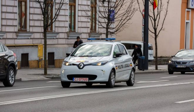 Orașul din România în care polițiștii patrulează cu mașini electrice - masinaelectricapolitialocalacluj-1544114471.jpg