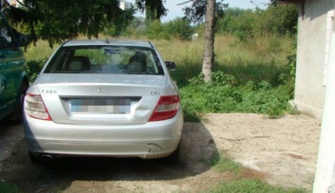 Mașină furată din Anglia, confiscată la graniță - masinafuratagardamercedes1-1377778536.jpg