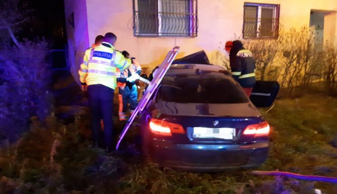 Viteza la volan: a intrat cu mașina în peretele blocului! - masinainbloc-1577057002.jpg