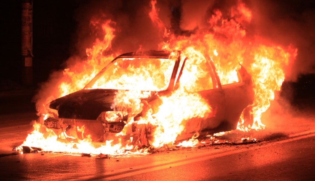 Caz înfricoșător la Buzău! Două cadavre au fost găsite într-o mașină incendiată - masinaincendiata1738338389-1743157438.jpg