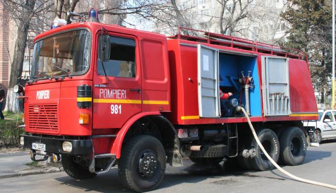 Mașină în flăcări, în Constanța - masinainflacari-1435582239.jpg