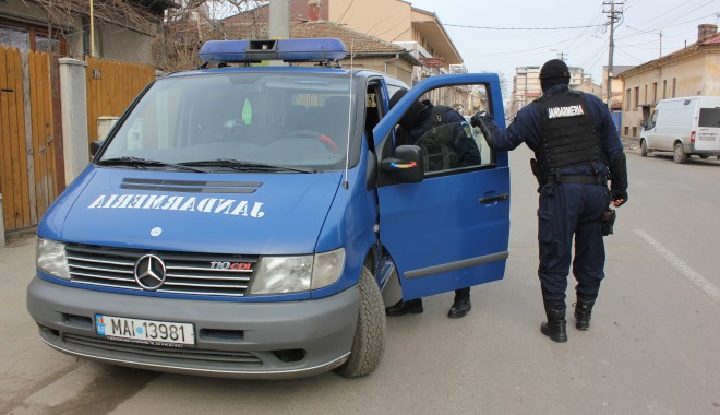 A furat o tonă de uree - masinajandarmerie2-1366018749.jpg