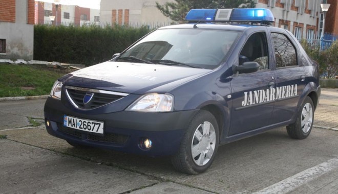 Scene incredibile la Constanța / Jandarmi bătuți și tâlhăriți de un șmecher cu BMW - masinajandarmeriestatiereceptiep-1317929753.jpg