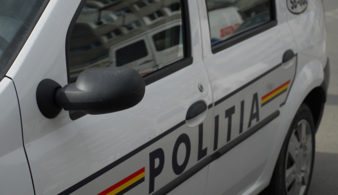Spulberat de mașină, după ce a coborât din autobuz - masinapolitie-1486799085.jpg