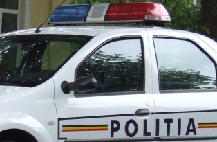 Bucureștean venit la furat în Costinești - masinapolitiecopy51585400-1341301844.jpg