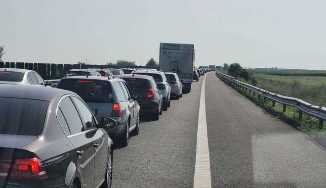 Poliția Română: "Aglomerație pe DN1, pe sensul de mers spre munte, dar și pe A2, către litoral"