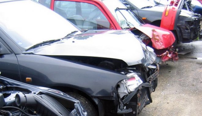 Escrocherie cu polițele RCA. Un bărbat a descoperit, după un accident, că nu are poliță valabilă deși plătise pentru una - masiniaccident-1677050911.jpg