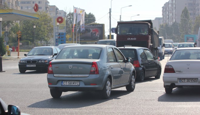 Atenție, șoferi! Trafic îngreunat pe strada Ion Lahovari din Constanța - masiniaglomeratie101368428945-1468228760.jpg