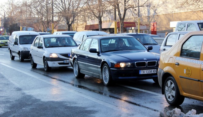 Taxa auto, amânată cu un an - masiniautotaxa5-1327338350.jpg