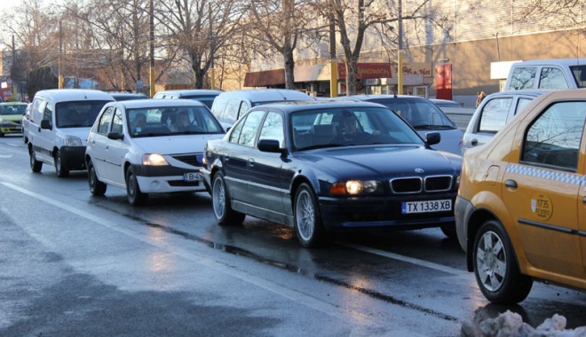 Guvernul aprobă OUG privind timbrul auto - masiniautotaxa513566157201357298-1361268469.jpg