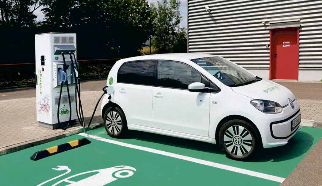 USR propune sancționarea șoferilor care ocupă locurile de încărcare electrică fără a le folosi