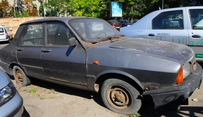Maşinile abandonate pe străzile Constanţei, ridicate de autorităţile locale - masinileabandonate-1628678634.jpg