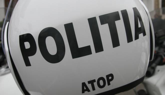 Prinși de polițiști, au vrut să scape de lucrurile furate - masinimotocicletepolitiadias2-1425925669.jpg
