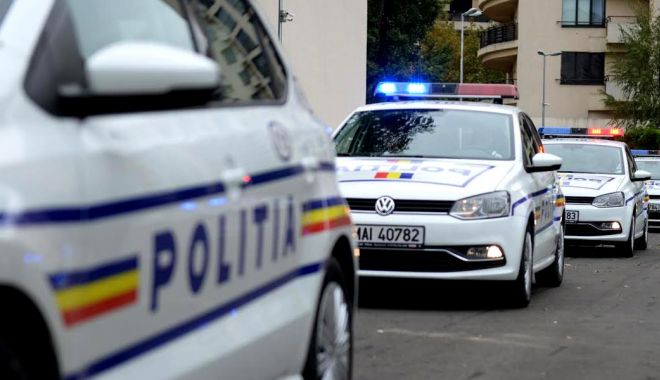 Adolescent în vârstă de 15 ani, căutat de Poliție după ce și-ar fi violat fratele, apoi a fugit de acasă - masinipolitie1-1532183017.jpg