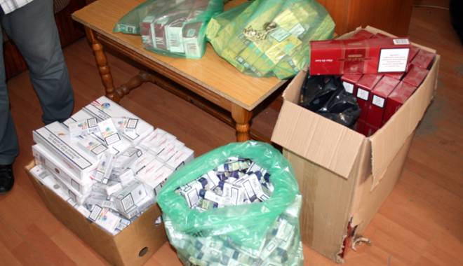 Descinderi în forță la Constanța: limuzine, zeci de mii de euro și țigări de contrabandă confiscate - masinizecidemiideeuro6-1438018688.jpg