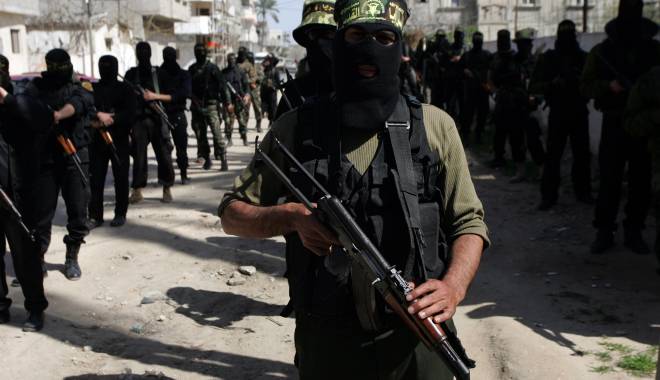 Alertă! Aproximativ 10.000 de europeni s-ar putea alătura jihadului - maskedpalestinianmembersofislami-1425819039.jpg