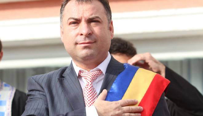 Ce surpriză a pregătit primarul Nicolae Matei pentru nevoiași - mateibuna-1444062673.jpg