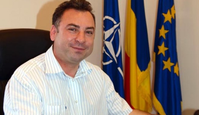 Cum a rezolvat primarul Matei problema căldurii la Năvodari - mateipozafond-1319212010.jpg