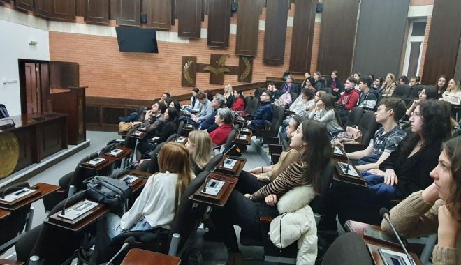 Sesiunea de comunicări matematice a ajuns la final - matematica-1671043193.jpg