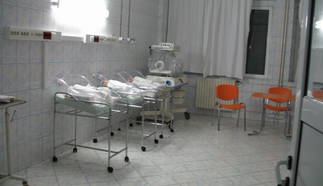 Tânără mamă, dispărută după ce a fost externată cu bebelușul - maternitate-1408032671.jpg
