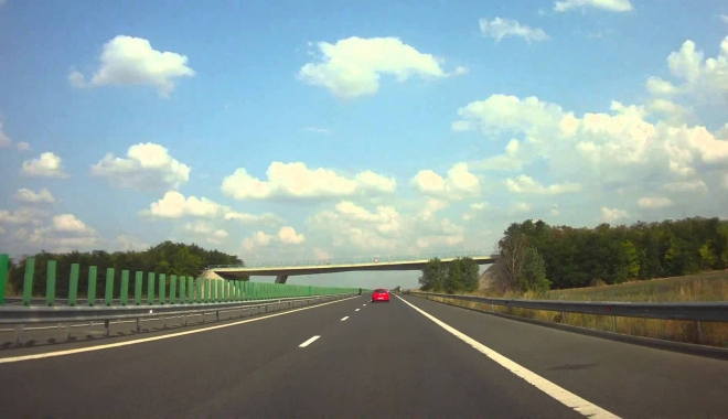 ATENȚIE, ȘOFERI! LUCRĂRI DE ASFALTARE PE AUTOSTRADA SOARELUI - maxresdefault-1491197007.jpg