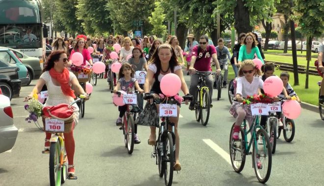 Sute de tinere vor merge cu bicicleta în rochie, la Constanța - maxresdefault-1531391407.jpg