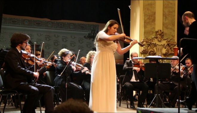 O violonistă de geniu a murit la 17 ani în urma unei supradoze de cocaină și ketamină - maxresdefault-1562921203.jpg