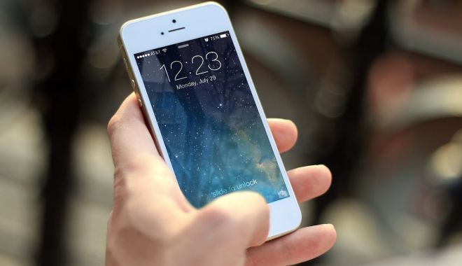 Virusul pentru iPhone care te poate lăsa fără date. La ce să fii atent - maxresdefault-1563873093.jpg