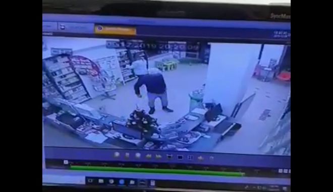 Jaf armat la o farmacie! Angajatele au fost atacate cu cuțitul - maxresdefault-1575964541.jpg