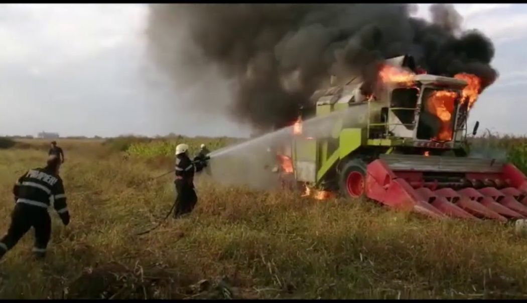 UPDATE O combină a luat foc, la ieșirea din Corbu. Intervin pompierii - maxresdefault-1751622088.jpg
